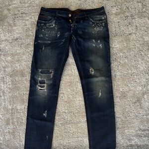 Dolce & Gabbana Distressed Blue Jeans For Men:
EU 48 = US 32-33 inches (waist)